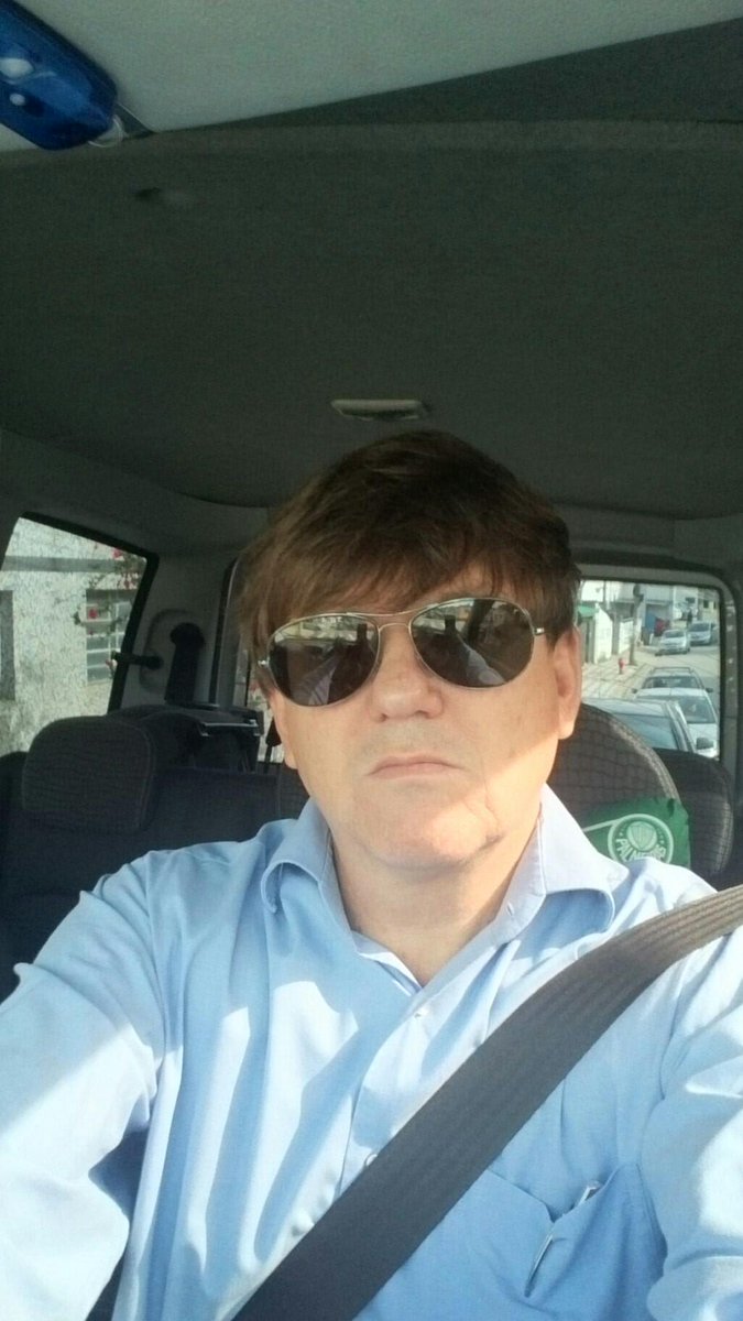 Se alguém fizer mal à você ignore..Veneno somente faz mal se você engolir ✔