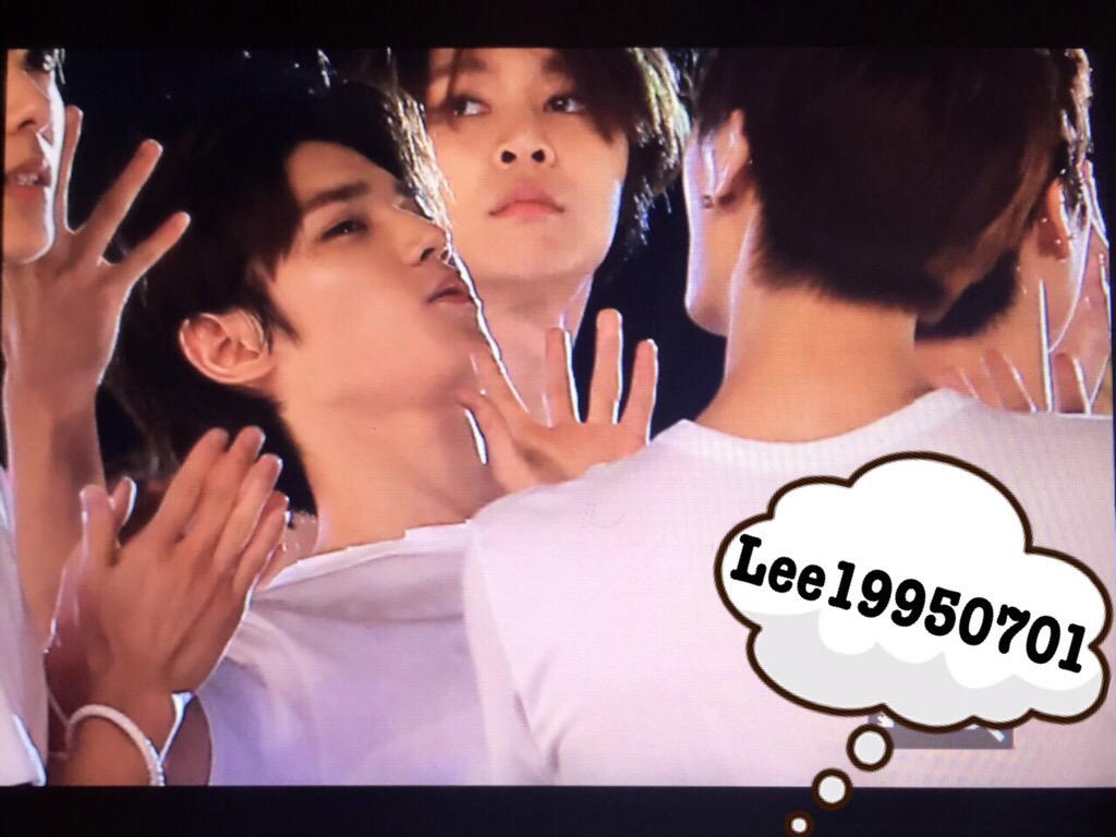 #S.M.Town live in Taiwan #smrookie #sr15b #Taeyong #태용 #泰勇【2015.03.21.Preview】What are you doing？Why is it so funny？