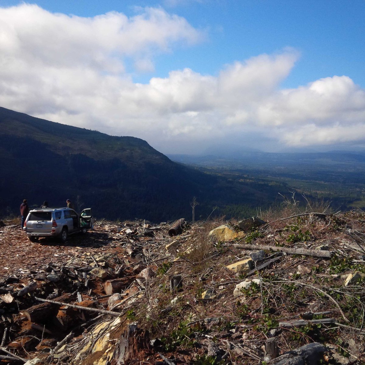 nick9wade's tweet photo. The edge of the world. @JeremyClarkson @BBC_TopGear you missed #vancouverisland #4runner doing what it should. http://t.co/eWVpOH5EU4