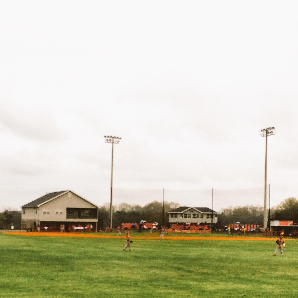 johnpaul_33's tweet photo. Pretty good afternoon of baseball! #sweep @nicky_dee5 @JakeBush_4 @fegonzalezPR http://t.co/Fyf8g2qds0