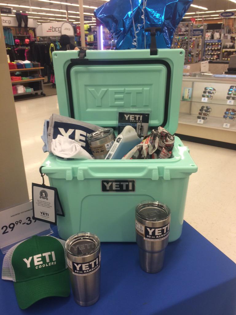 verymerrymac's tweet photo. Hey @YetiCoolers if there's no price tag is it free? #theperfectsize #needit #babyYeti http://t.co/mbxck6ltqX