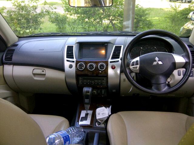 Terpaksa bawa mobil ajah deh takut hujan dijln bissmillah otw pelabuan ratu semoga selamat sampai tujuan amin