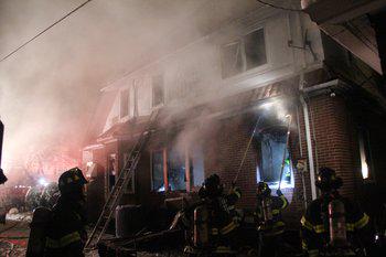 CBS4Indy's tweet photo. OFFICIALS: No working smoke detector in fatal house fire. http://t.co/wxmbrzxNlN http://t.co/X4MwAtPMvu