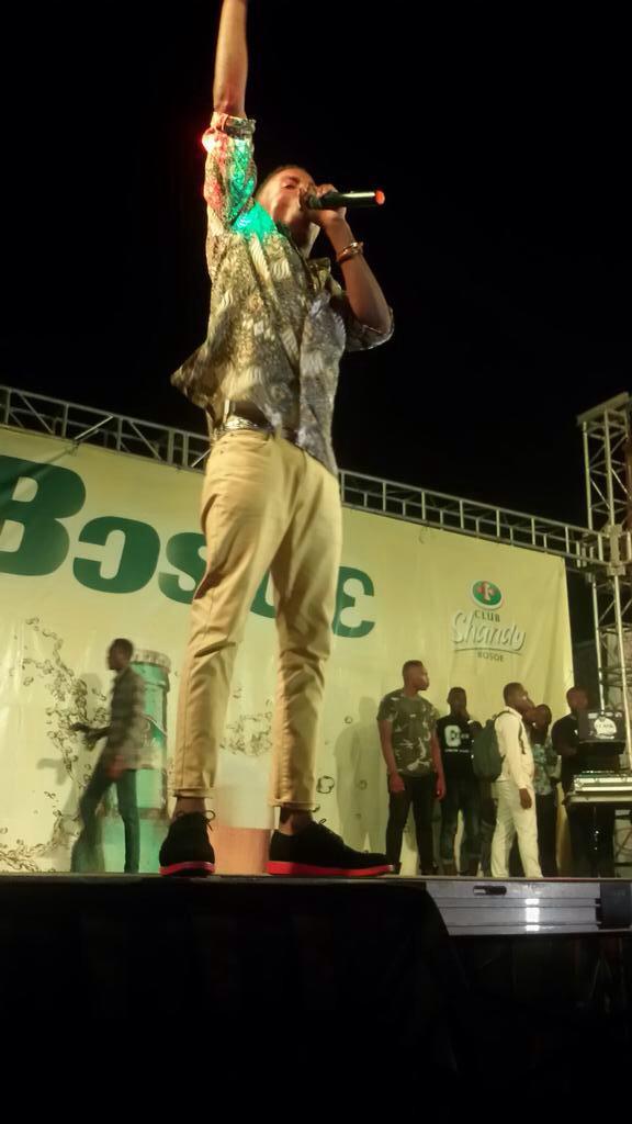 dawuroGH's tweet photo. Now performing is @KinaataGh #RepuHw15 http://t.co/N6luh7Hv7C