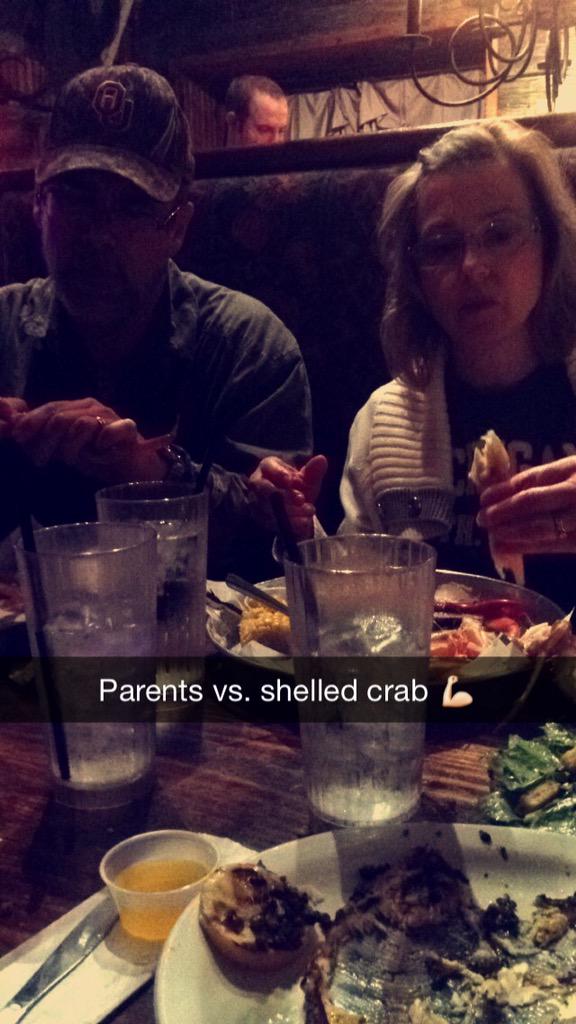 MoriahDanielle2's tweet image. *ding ding ding* let the meat fling where it may. #acrossthetable #onmyface #MayTheOddsBeEverInYourFavor