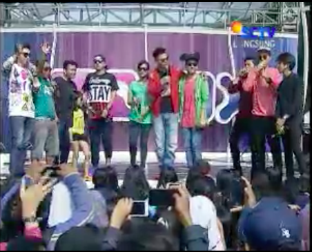 InboxSCTV_'s tweet photo. Terima kasih yah @comate_ udah datang untuk nonton Inbox #Nginbox Kalian keren banget... http://t.co/YjUN1Cz1xW