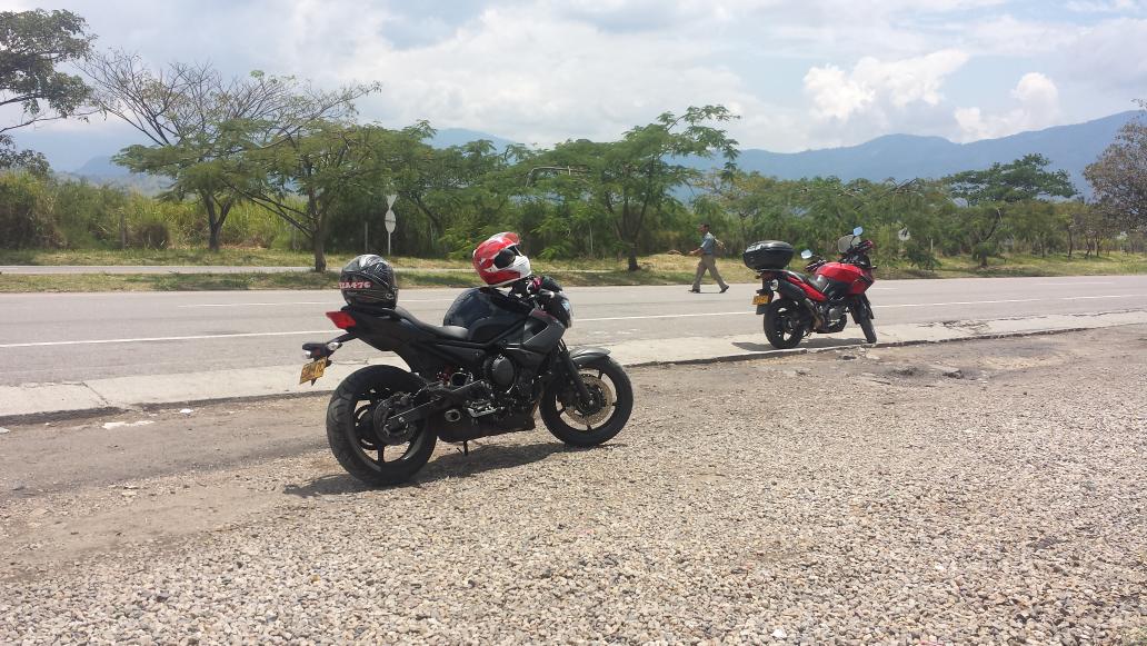 Diegoleon_6's tweet photo. Rodar en mi Xj6, es una terapia de relax... http://t.co/OoXfcNmp3l