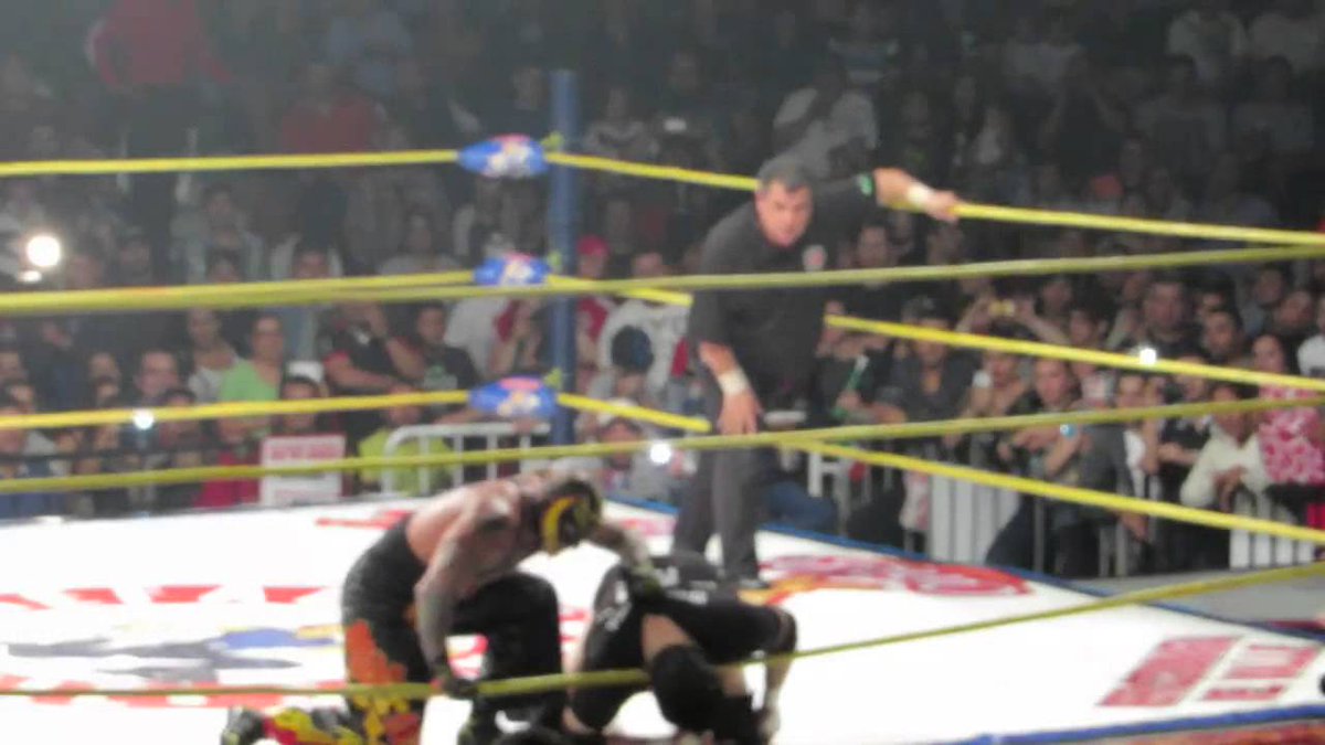 VIDEO Wrestling, muore in diretta "El Hijo del Perro Aguayo" colpito da "Rey Mysterio"