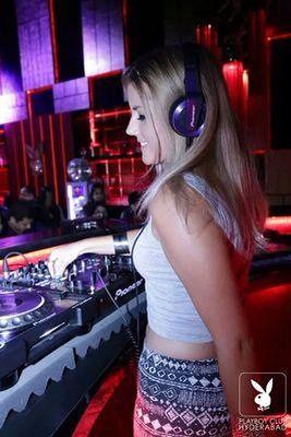 JavaJavacoid's tweet image. 😉 sore dan minggu malam kamu hip with @DJKesha_A @JavaJavacoid @RunColorFest