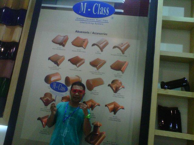 achmadsofari1's tweet photo. @mclassroof #mclassroofkeren I love m-class http://t.co/OuUVLc5q3I