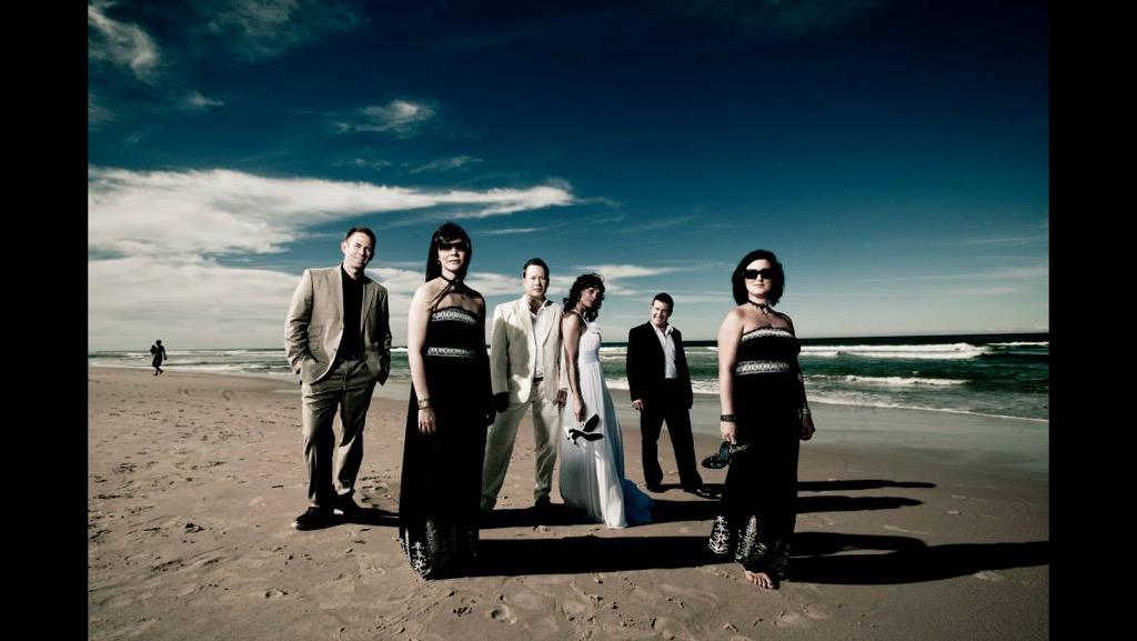 _twistedimage's tweet image. #beachwedding #wedding #bridalparty