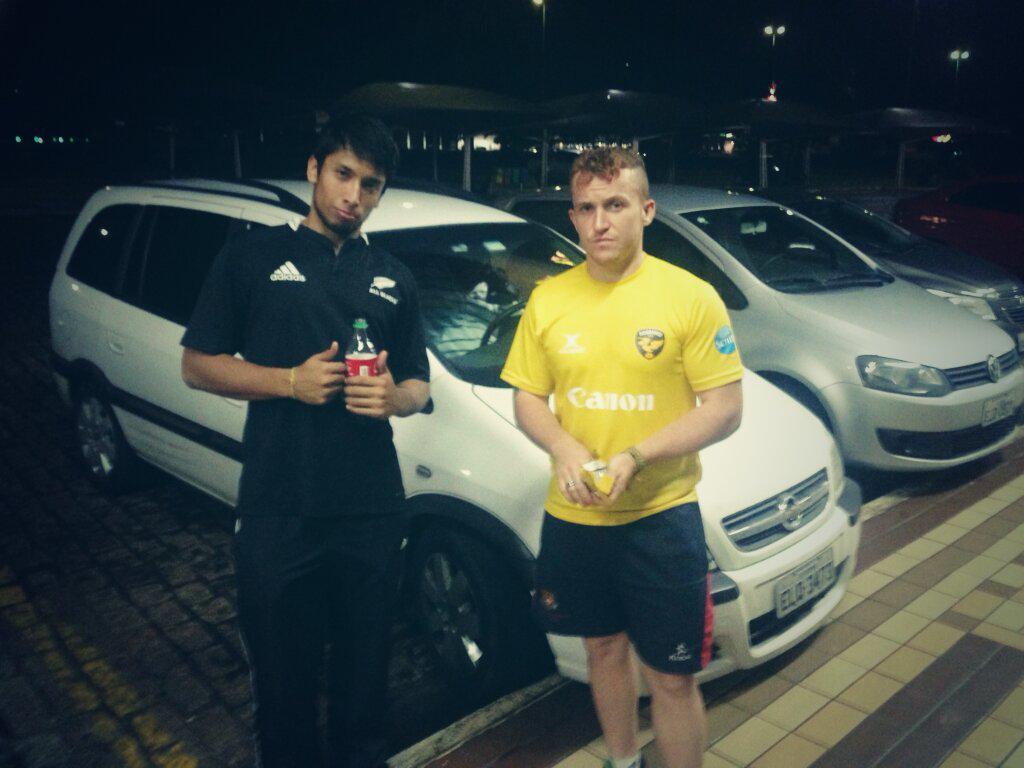 Will_broderick's tweet photo. Stopped for food! Taxi broke! Waited for other taxi! Never going back to Sao Carlos! http://t.co/quDKg3h2Nl