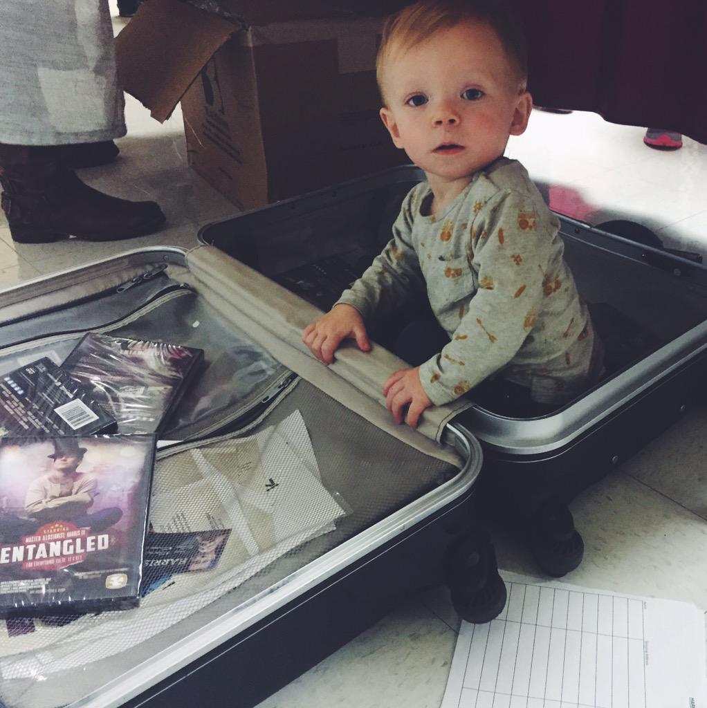 HarrisIII's tweet photo. Merch guy. #TrainThemYoung #FutureRoadie #dnowreveal http://t.co/SmK9DCPATF