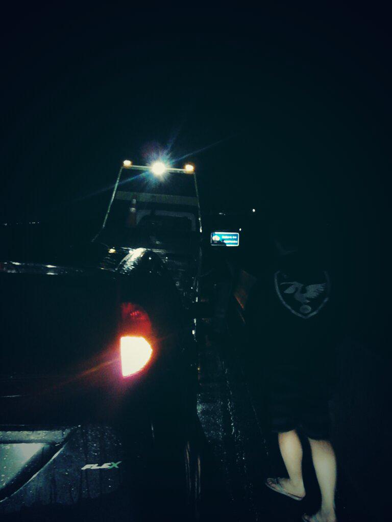Will_broderick's tweet photo. 3 hours waiting for a tow truck and taxi in the middle of Brazilian fucking knowwhere! http://t.co/O98SyIVmmO