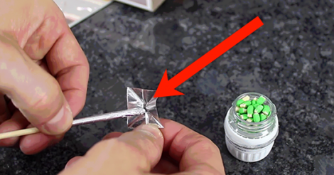 ShocktopiaNews's tweet photo. What this guy makes with matches and tin foil is Impressive!! Rockets!! http://t.co/g5HcYnAlHl http://t.co/wpGIp0O8JF