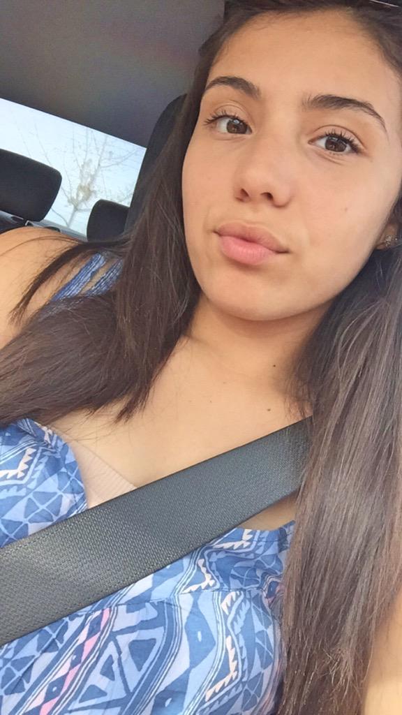jessica_zepeda_'s tweet photo. The night is still young 🐣 #eyebrowsneedhelp http://t.co/Ggu9H8fgvY