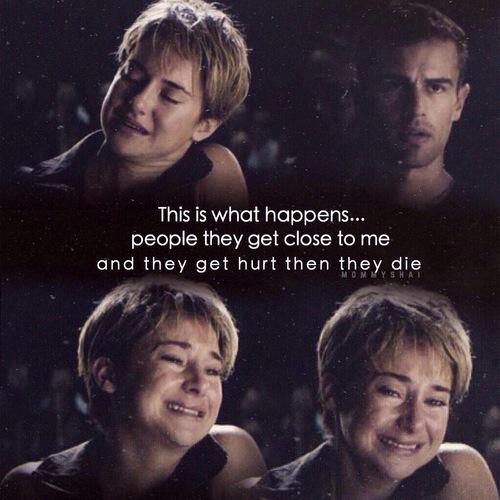 itsmovies's tweet photo. Insurgent 😭😭💔 http://t.co/TyfYR7gA65