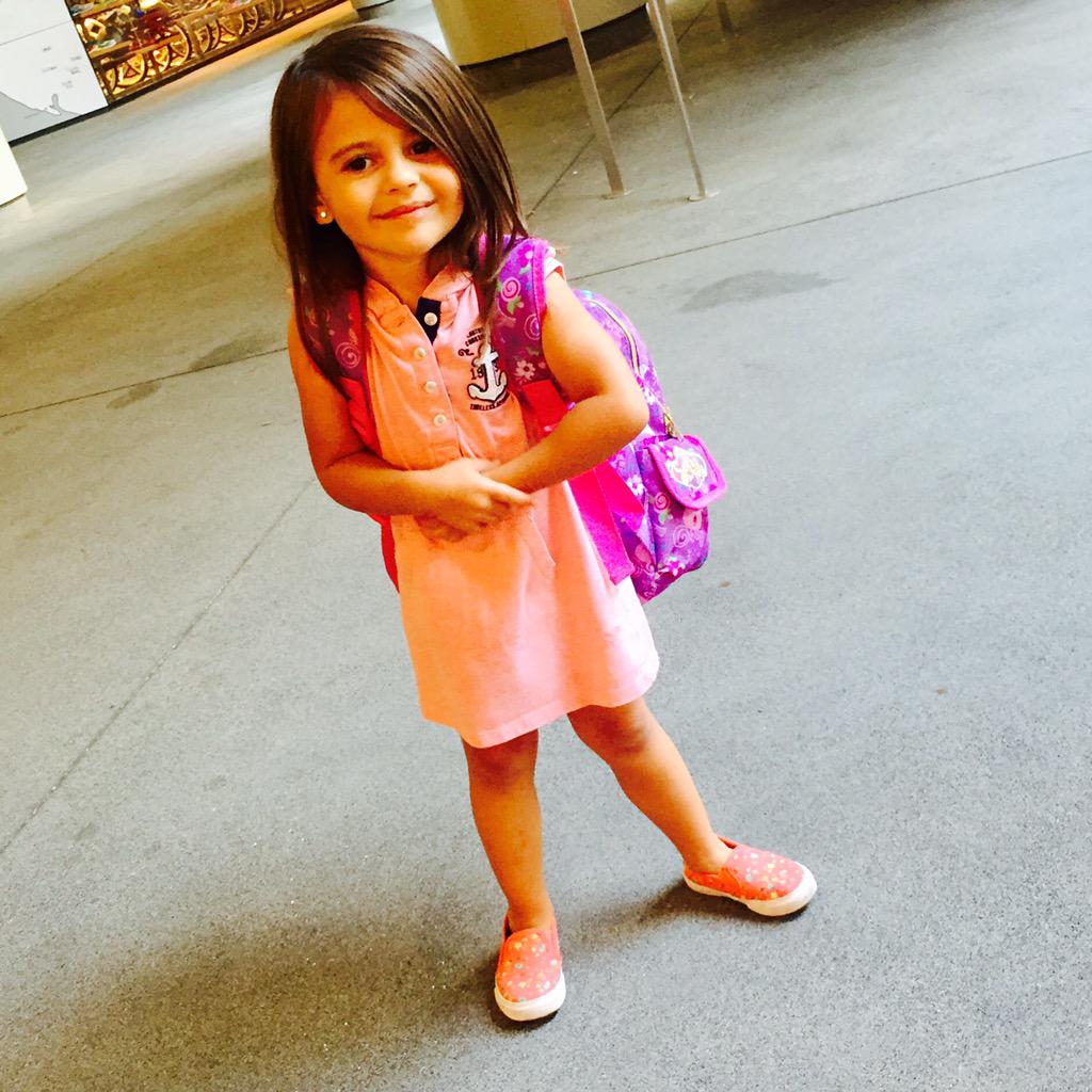 MsKrystalHines's tweet photo. My #pickle trying so hard not to fall over with her big girl backpack on! She insisted on #doingitallbysherself #3yrs http://t.co/bawhjsDIq8