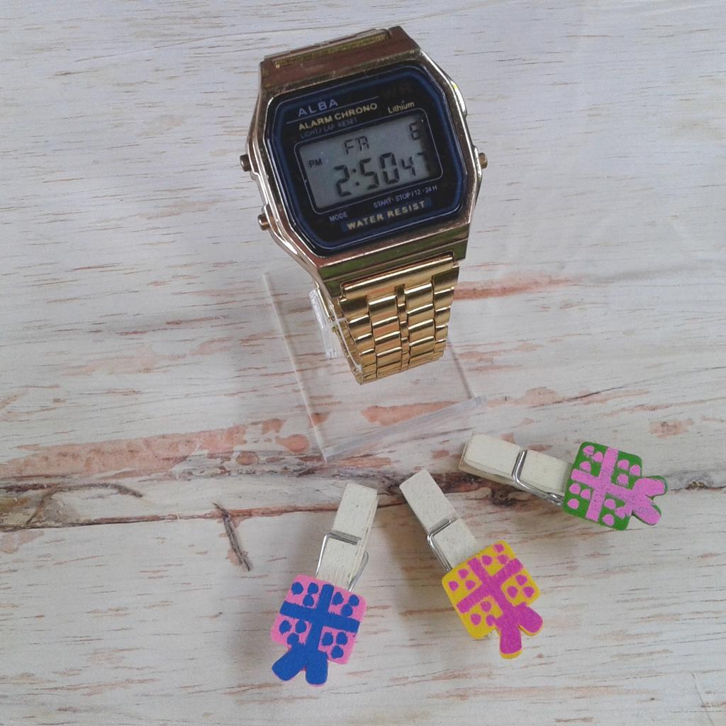 mobstaolshop's tweet photo. Kode: alba krepyak gold 
Harga: 30.000 http://t.co/7D852zWjtb