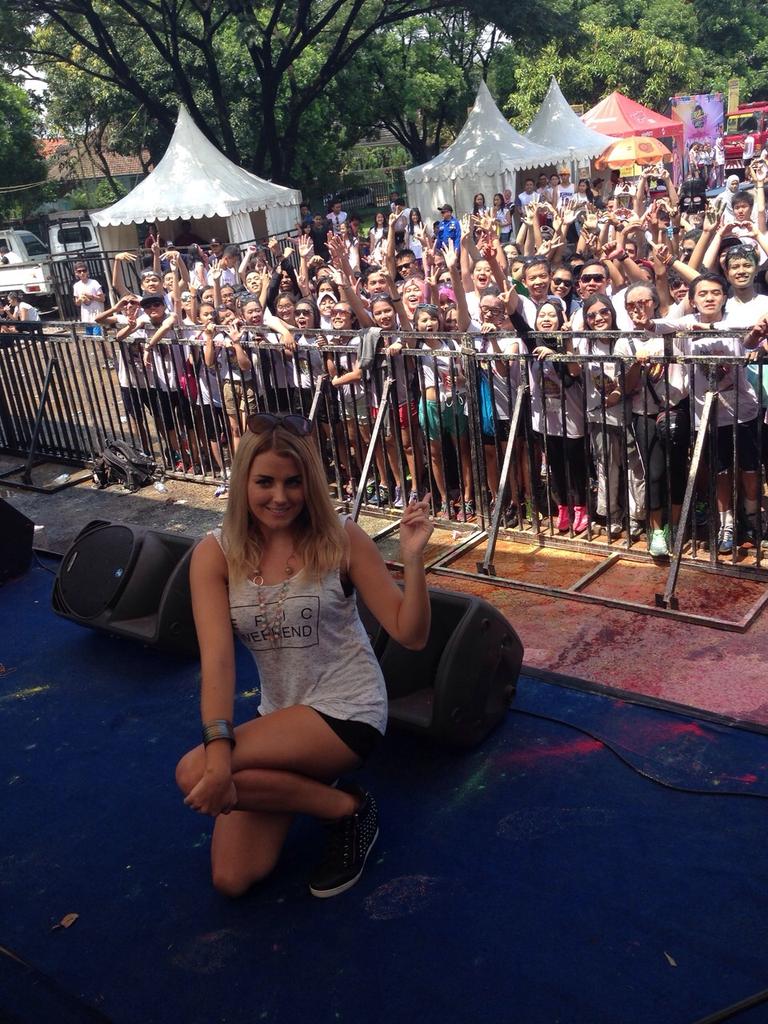 Kesha_Ayres's tweet image. Terima kasih banyak #Bandung ♡☆