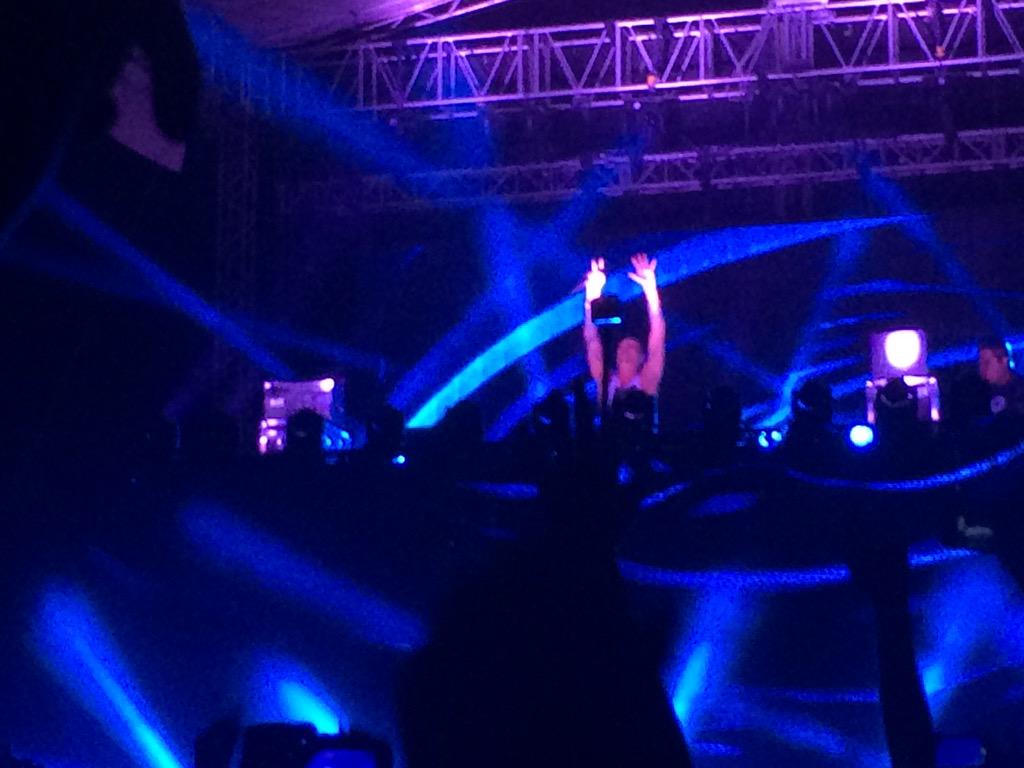 Ecolorfest's tweet photo. En este momento !! @TonyJuniorLive en el @Ecolorfest !!! http://t.co/sgzAbBMaHt