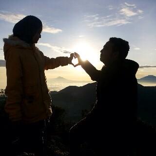 dedeevdevina's tweet photo. #romanticgoldensunrisesikunir  @infopendaki http://t.co/GdJt1yf599