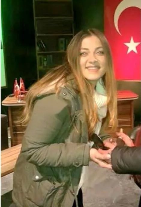 remzelik5's tweet photo. Ya seni yerim yerim yerim yerim yerim yerim yerim yerim yerim yerim yeriiiim 💞❤💞💕💟💖 @buyukOyuncu http://t.co/fConR1KuUN