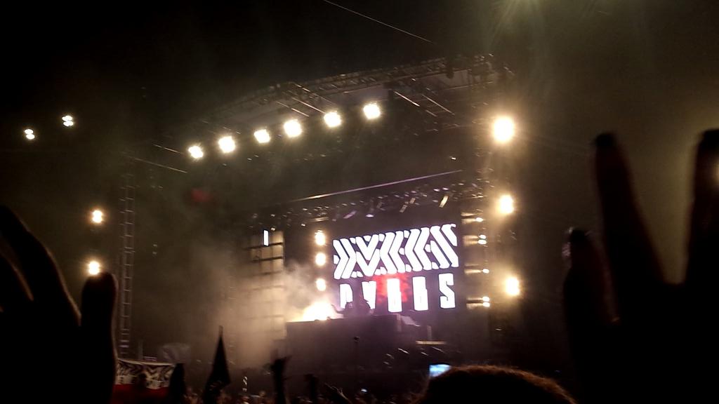 lilmissS11's tweet image. I fucking love you @DVBBS  
yall go hard af!!