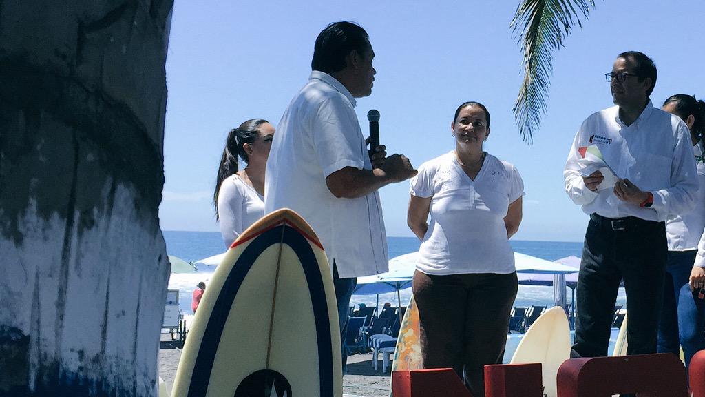 luisgama73_'s tweet photo. Compromisos @nachoperaltacol con los habitantes de cuyutlan #NachoNoTieneRival http://t.co/fBzD7zuRCa