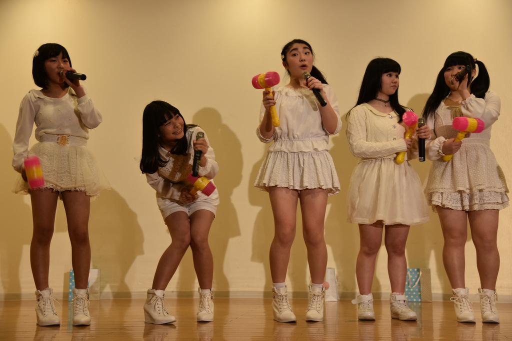 とんちゃん 雲を探そう アイドルgコレvol 11 第1部終了です ポップコーンcp 小野葉月ちゃん Snowdrop でんき組 Guildollさん達 もう楽し過ぎ 椅子を引いた後のライブは汗だくでした Snowdropの新しいメンバーの紹介もありました Http T とんちゃん 雲を探そう アイドルgコレvol 11 第1部終了です ポップコーンcp 小野葉月ちゃん Snowdrop でんき組 Guildollさん達 もう楽し過ぎ 椅子を引いた後のライブは汗だくでした Snowdropの新しいメンバーの紹介もありました Http T