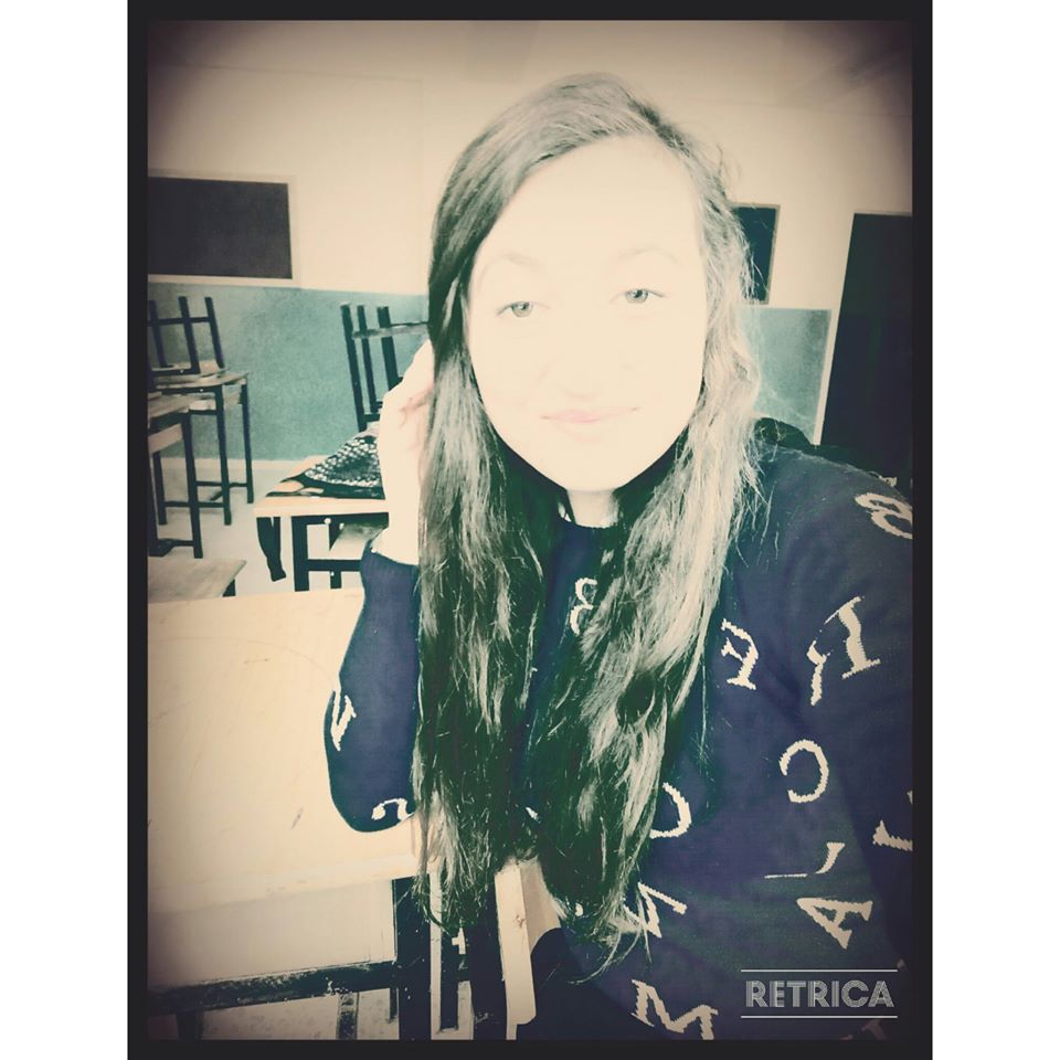 57Kizz's tweet photo. Söylesene;
Şimdi biz neyiz ?
Yalnız iki insan mı, iki yarım aşık mı ?  <3 http://t.co/foA9o18gRG