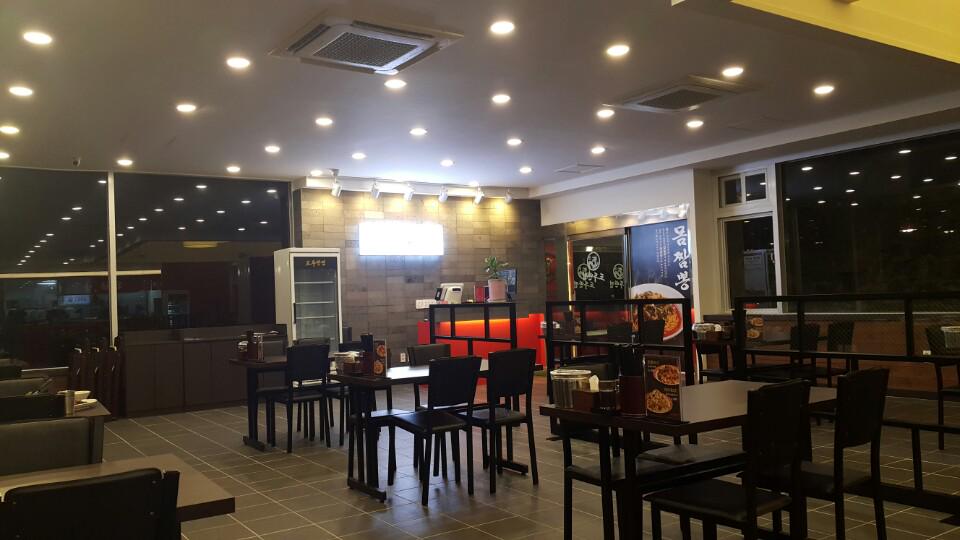 HilXian's tweet photo. 몸으로 만든 짬뽕이 있다. (@ Starbucks(제주용담DT점) in 제주시, 제주도) https://t.co/lHNaOGnsX0 http://t.co/9bajQRQAHZ