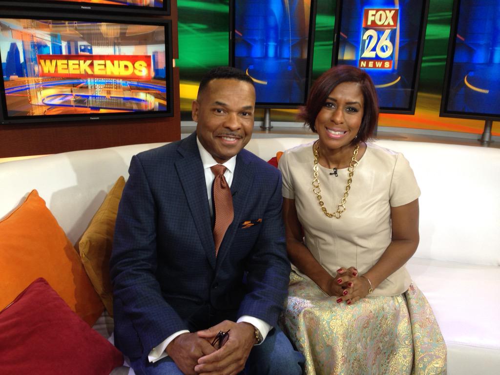 NateGriffFOX26's tweet image. Working w/@DamaliFox26 @MyFoxHouston; Rockets 117-102 loss 2 Phoenix &amp;amp; NCAA Tourney 3rd Round. #1Nova upset by NC St.