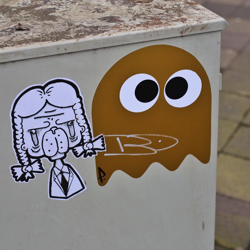 duesselchen's tweet photo. Proud to present:
The Gold Edition.
#streetart #streetartdue #duesseldorf #pacmanghost #pacmangeist by #pdot http://t.co/jDDqJ3gZBB
