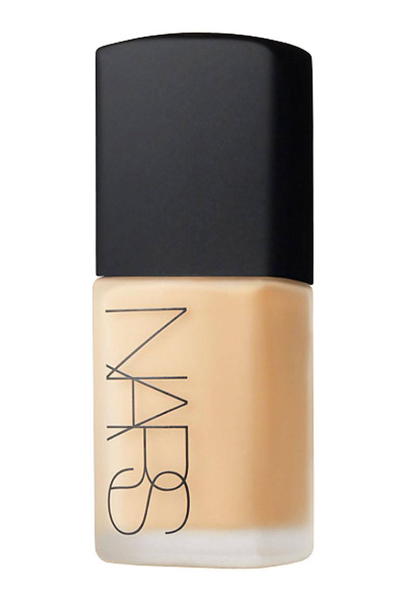ELLEmagazine's tweet photo. 14 Foundations For Oily Skin http://t.co/FGTly5AxT3 http://t.co/GhK6JtJxID