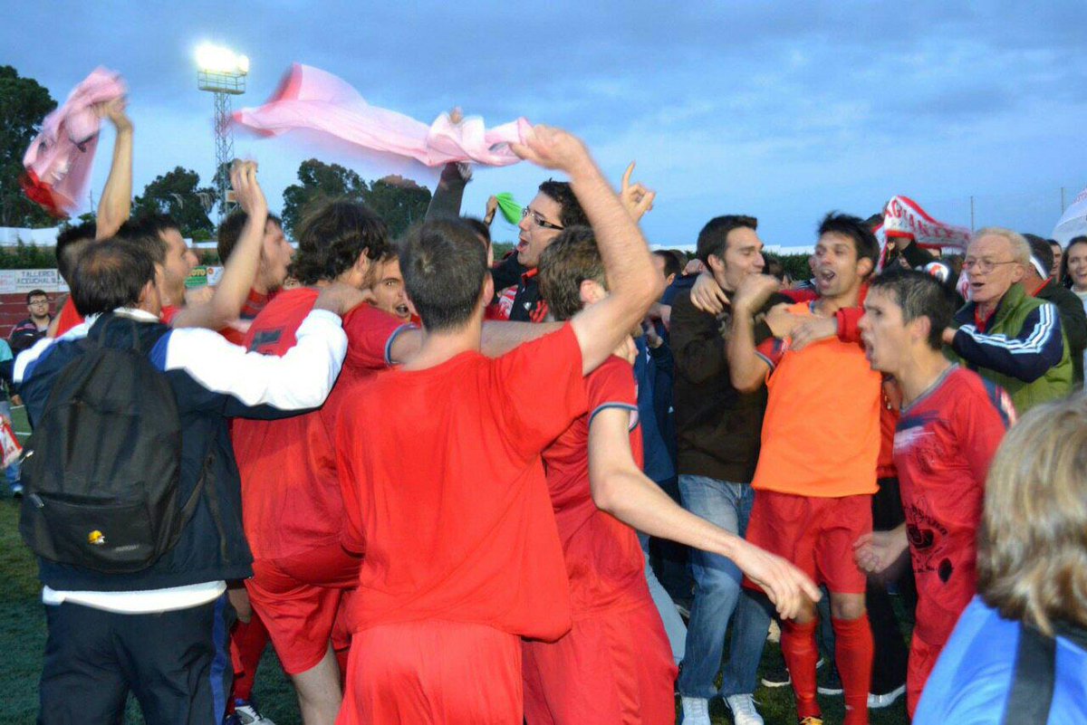 Queremos seguir soñando! Pueblo, afición y plantilla lo merecen! Todos a "Stamford Ruiz" #PorMomentosComoEste