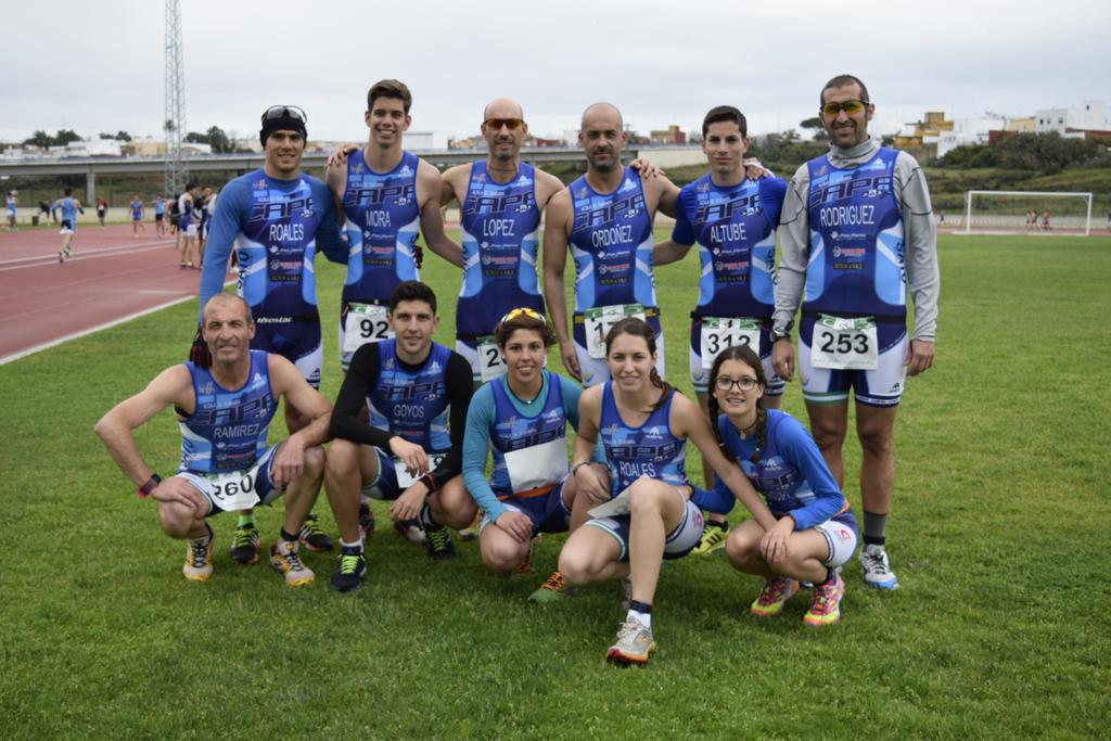 SomostuFoto's tweet photo. Compañeros del club @TriatlonCapa listos para competir en el Campeonato de Andalucía de Duatlón celebrado en Chiclana http://t.co/eaya3szGJn