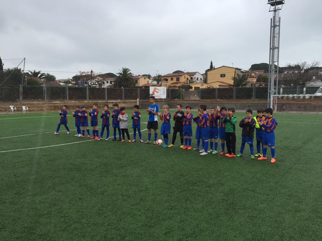 Matí de futbol passat per aigua. Benjamins  <a href="/FCLESCALA/">FC L'ESCALA</a> VS @<a href="/AEROSES_1921/">AEROSES</a>