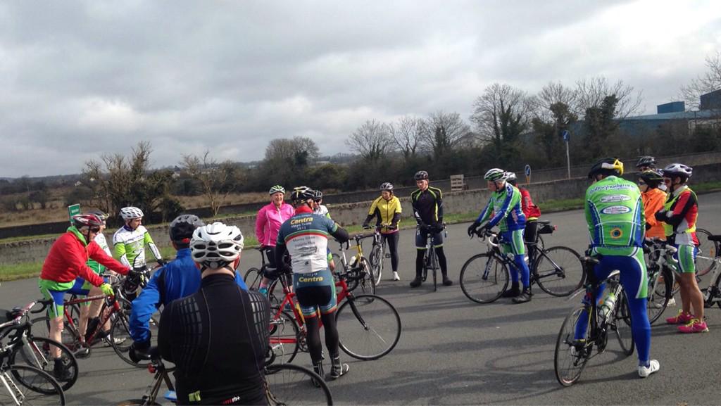 Ballaghcyclists's tweet photo. Great crowd for cycling talk with Champion Donal Harrington #nostoppingusnow http://t.co/M3Lw9sO6xy