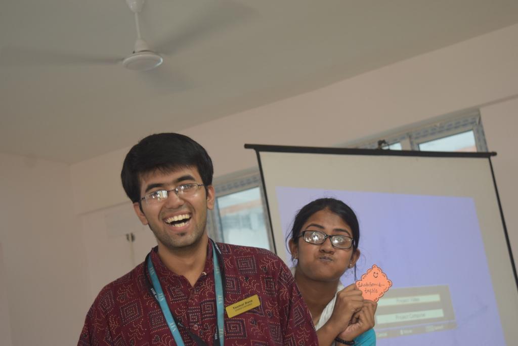 wtovitcmun15's tweet photo. EFTA photo-bombing yet another picture with her "best photobomber" award. #skills #wto #VITCMUN15 http://t.co/U7fMJk9tHf