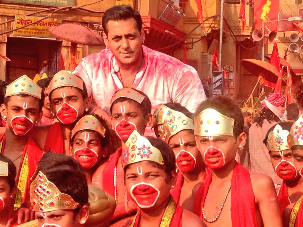 The amazing energy of <a href="/BeingSalmanKhan/">Salman Khan</a> on the sets of #BajrangiBhaijaan