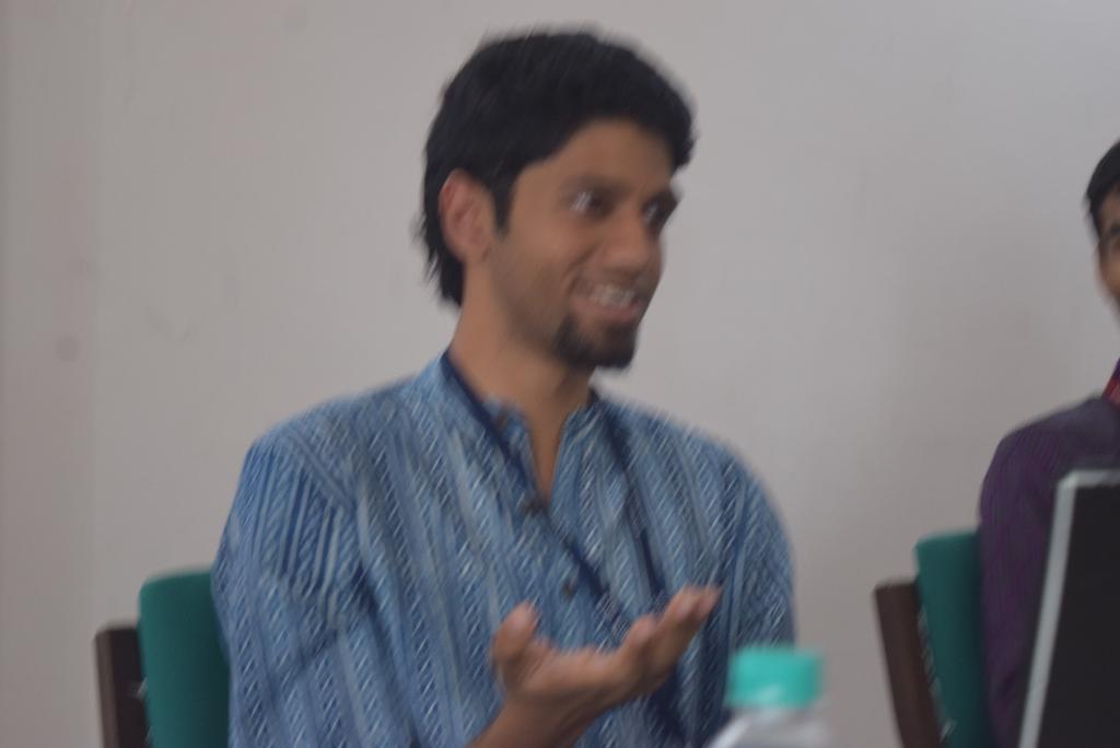 wtovitcmun15's tweet photo. Our director tries to not react when he's presented with "the hottest EB" by the council..#wto #VITCMUN15 http://t.co/GcuA4gJaIJ