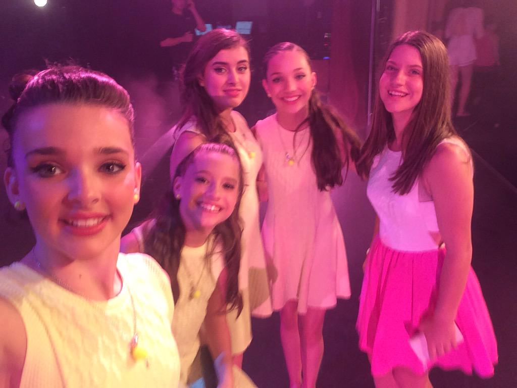 leticiazamperin's tweet photo. Can't believe I actually got to meet these girls! 😊😊 @maddieziegler @mackzmusicinc @Kk_Vertes @23kalani http://t.co/d63aVqxbrw