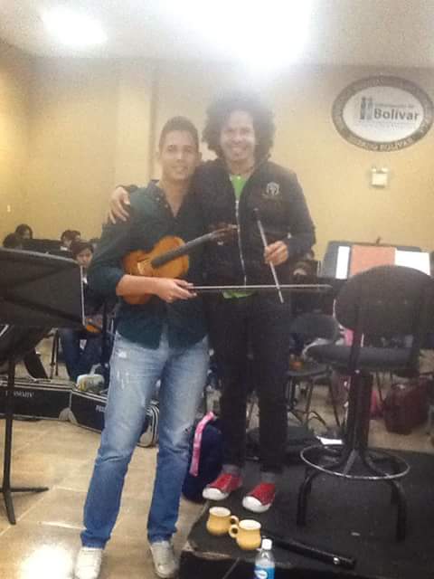 Hoy a las 11am en las instalaciones de la Orquesta debuta el maestro Henry Crespo junto al solista Brian Fleming.