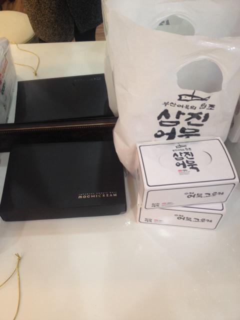 monnigirl's tweet photo. 부산어묵어묵 모찌모찌 완전 맛있닷!!! 오늘 공연 최고였어예~~ 부산쨔응!!! http://t.co/MnVCSgl7VF