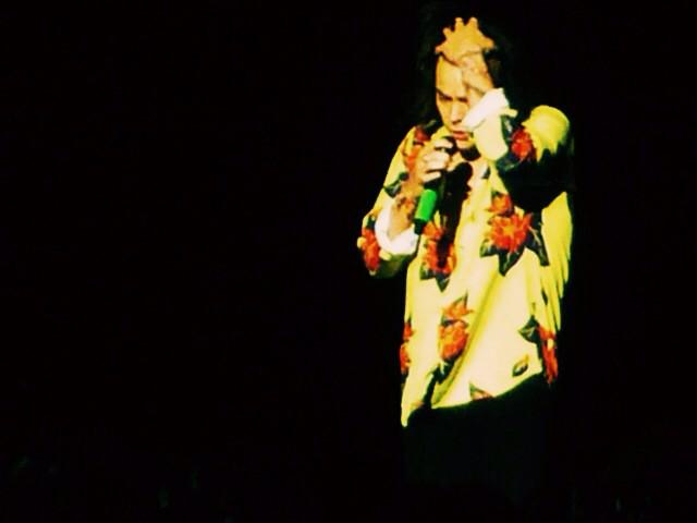 CutieNiall's tweet photo. GUYS I WAS THIS CLOSE TO THEM YESTERDAY AND IM STILL CRYING OH MY GOSHXUDSJHS MARCH 21 WAS THE BEST DAY OF MY LIFE http://t.co/UQIGM3sRDQ