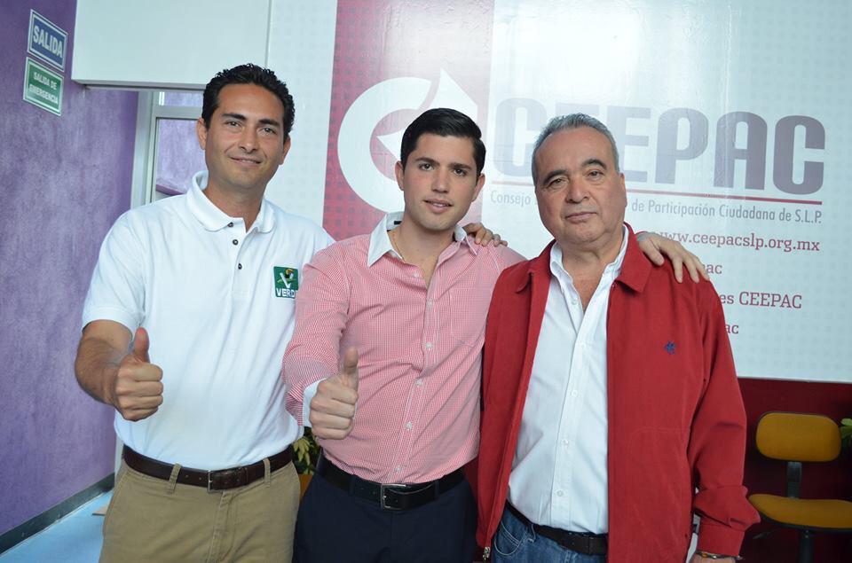 GerardoSG's tweet photo. Gracias por acompañarme a recibir la constancia que me acredita como candidato a diputado.¡Vamos con #AnimoDeTriunfo! http://t.co/RYURMnGrbv