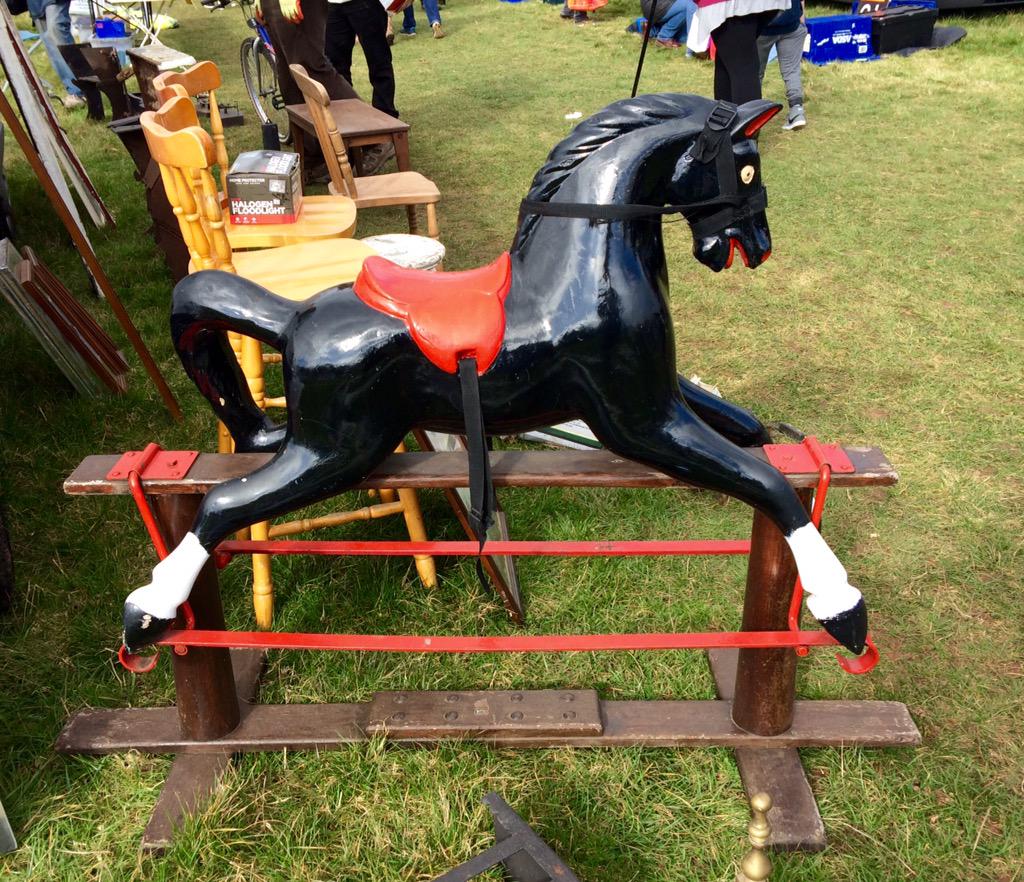 HelenFountain's tweet photo. Enjoying the #Warwickshire sunshine at the #OverWhitacre Car Boot, St Leonards Church & #Fillongly http://t.co/VC6dsm84zl
