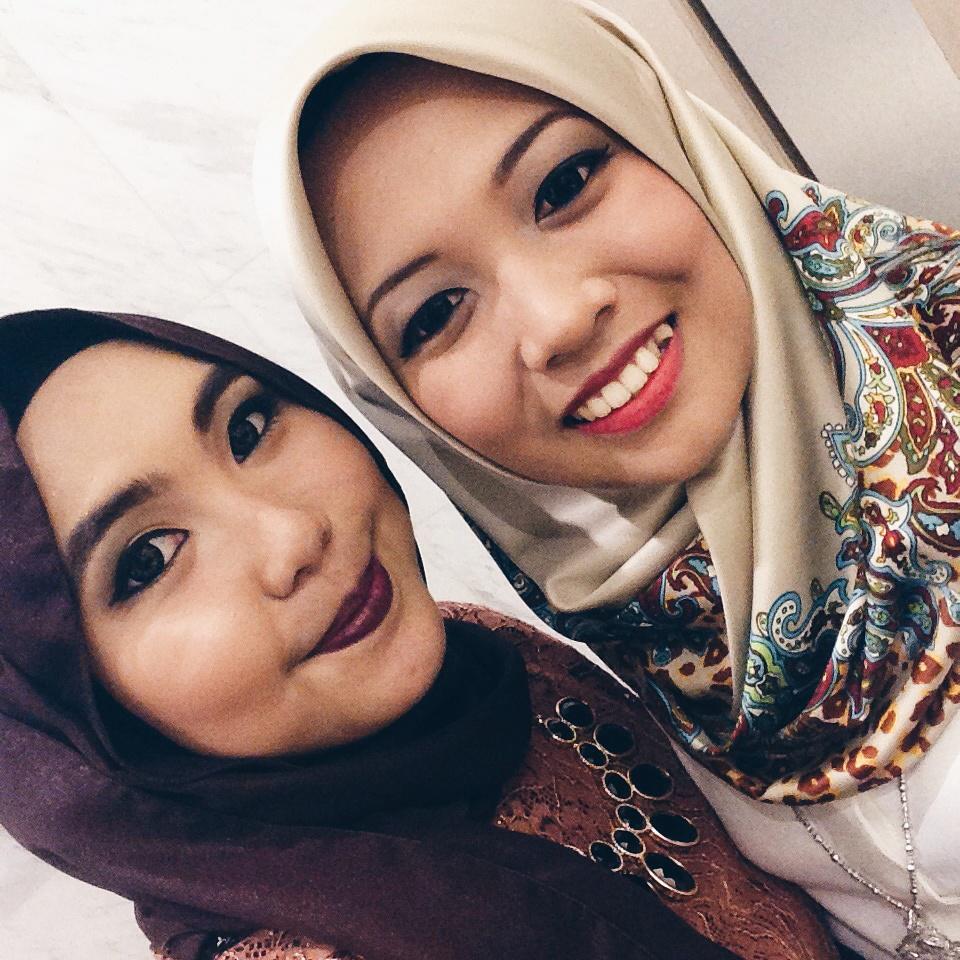 monggaelly's tweet photo. Gua hargai taring kat tepi tu malam ni haha bye 💁 #GalaNight #batchtutupbuku http://t.co/dOANLaqtqU