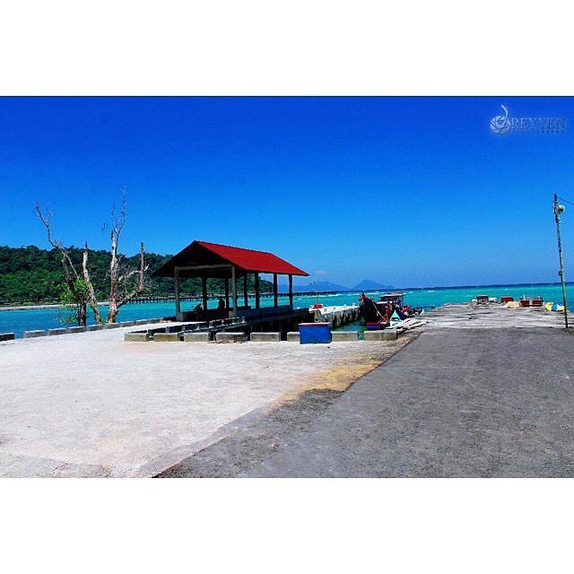 sinarpembaruan's tweet image. Dermaga Lokasi : Pulau Nasi, Aceh Besar Photo by @gusnar_reyyen #ExploreAceh  #AyoKeAceh http://t.co/i5VPiFnTe5"
